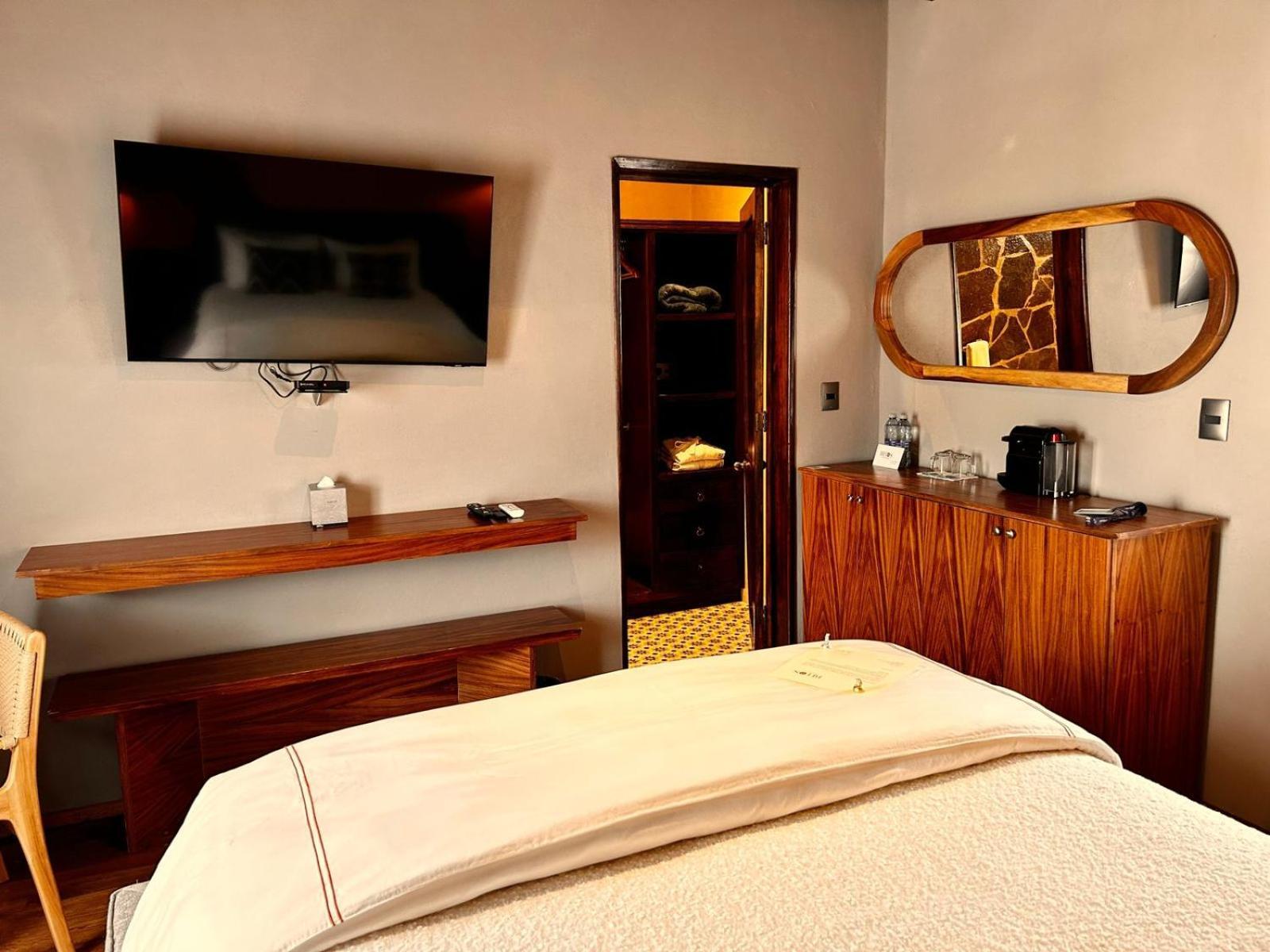 Bito'S Hotel Boutique Альенде Экстерьер фото