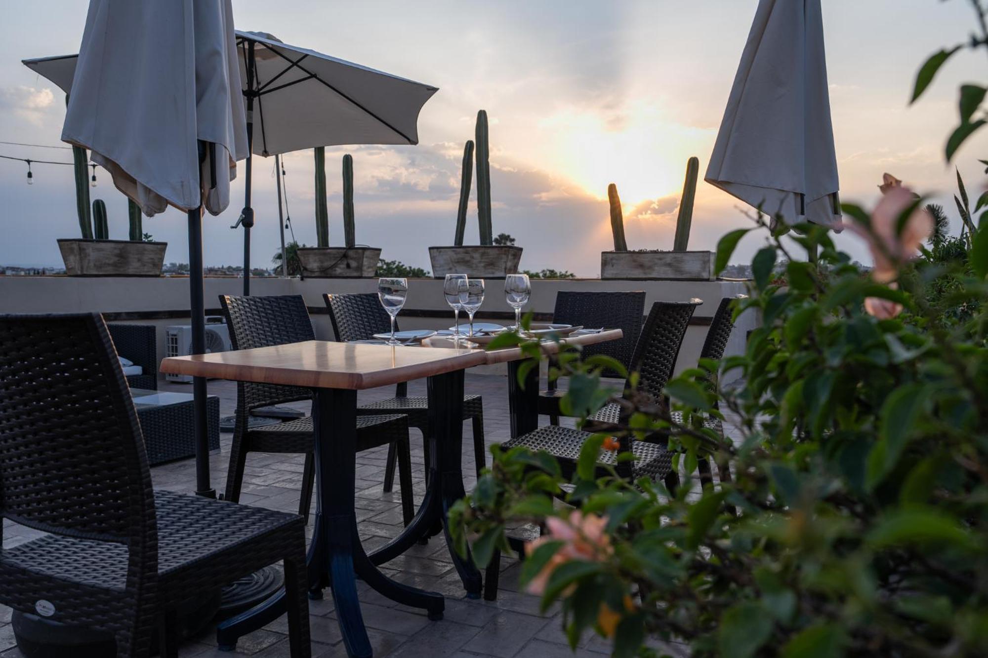 Bito'S Hotel Boutique Альенде Экстерьер фото